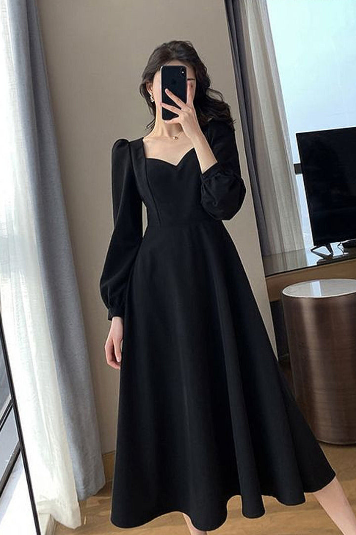 | VINTAGE BLACK DRESS |