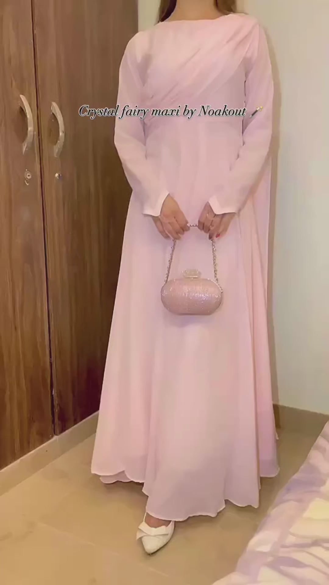 { ELARA CRYSTAL MAXI }