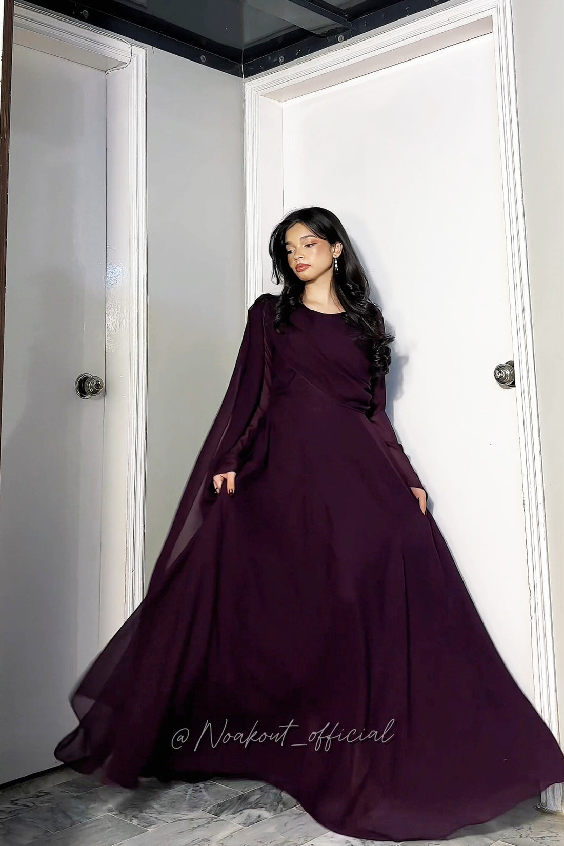 { ELARA CRYSTAL MAXI }