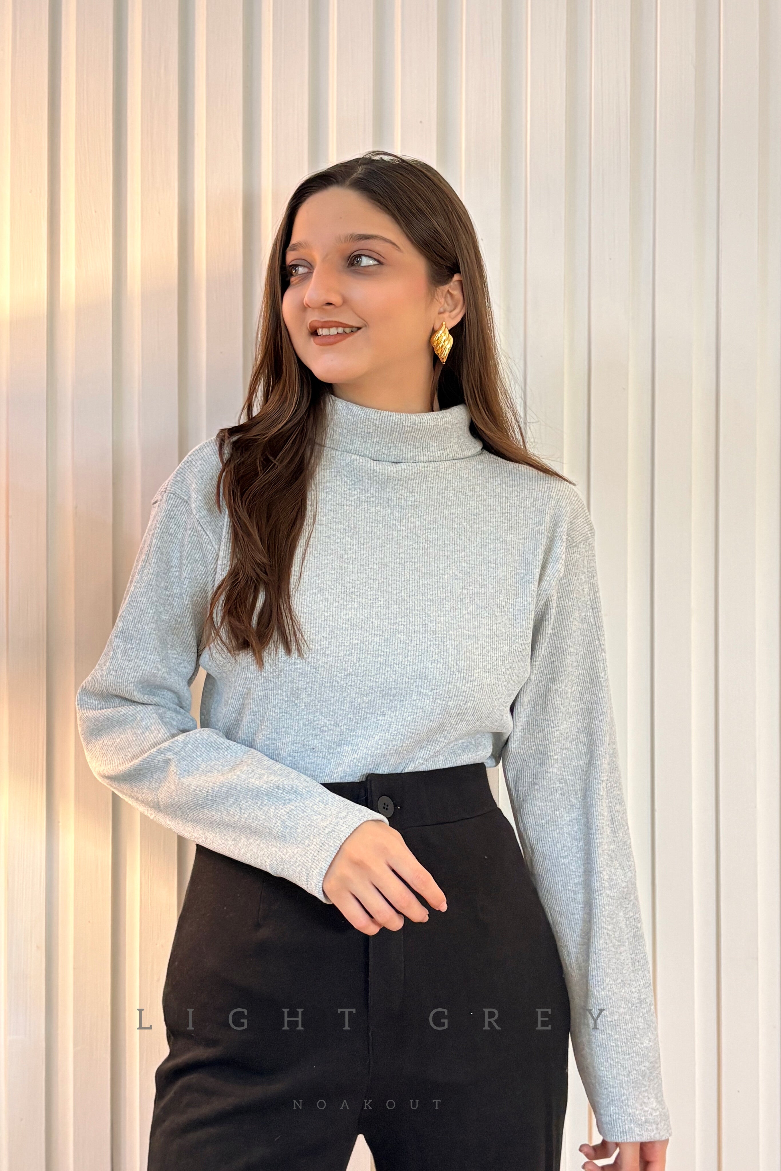 | TURTLE NECK SWEATER |