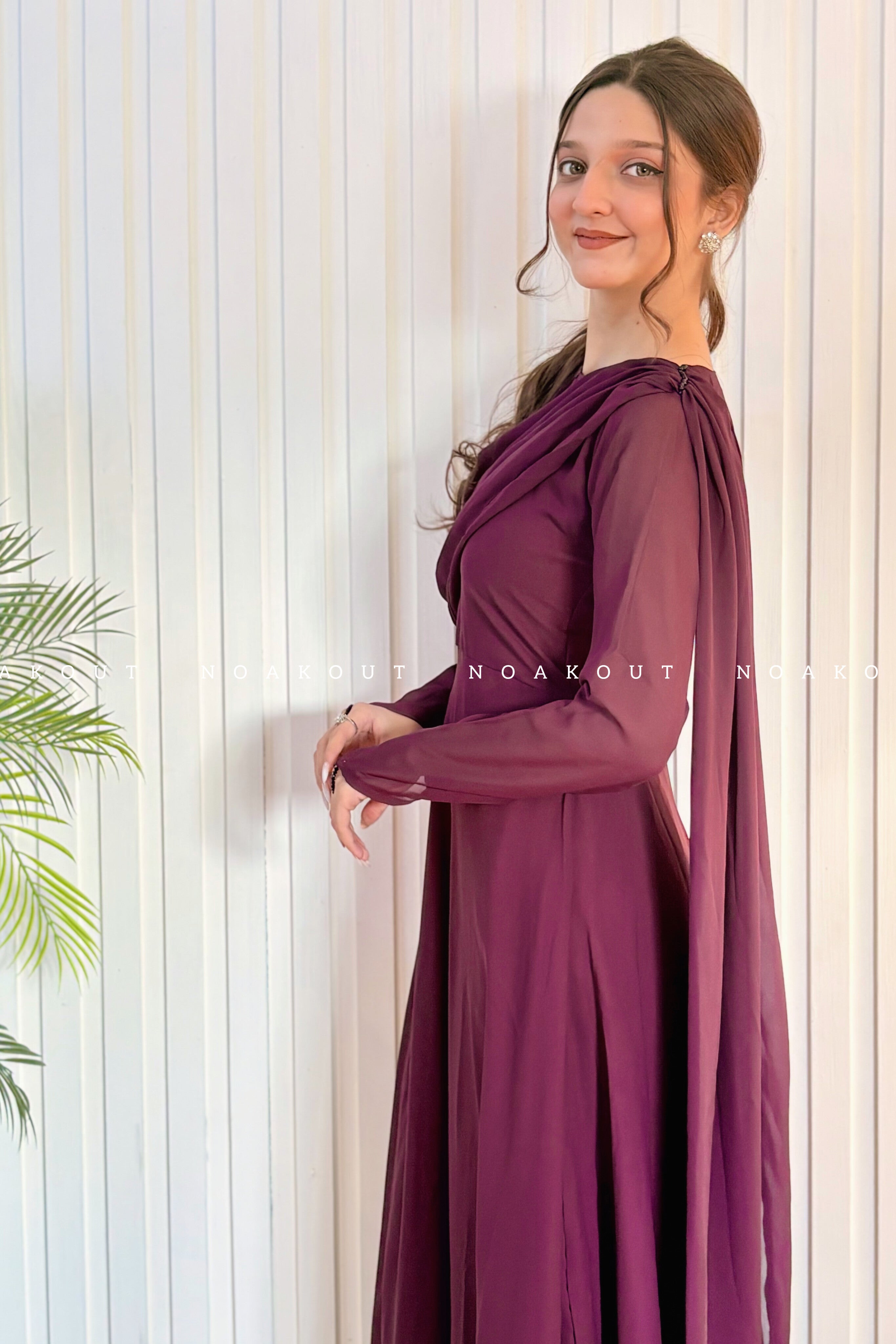 { ELARA CRYSTAL MAXI }