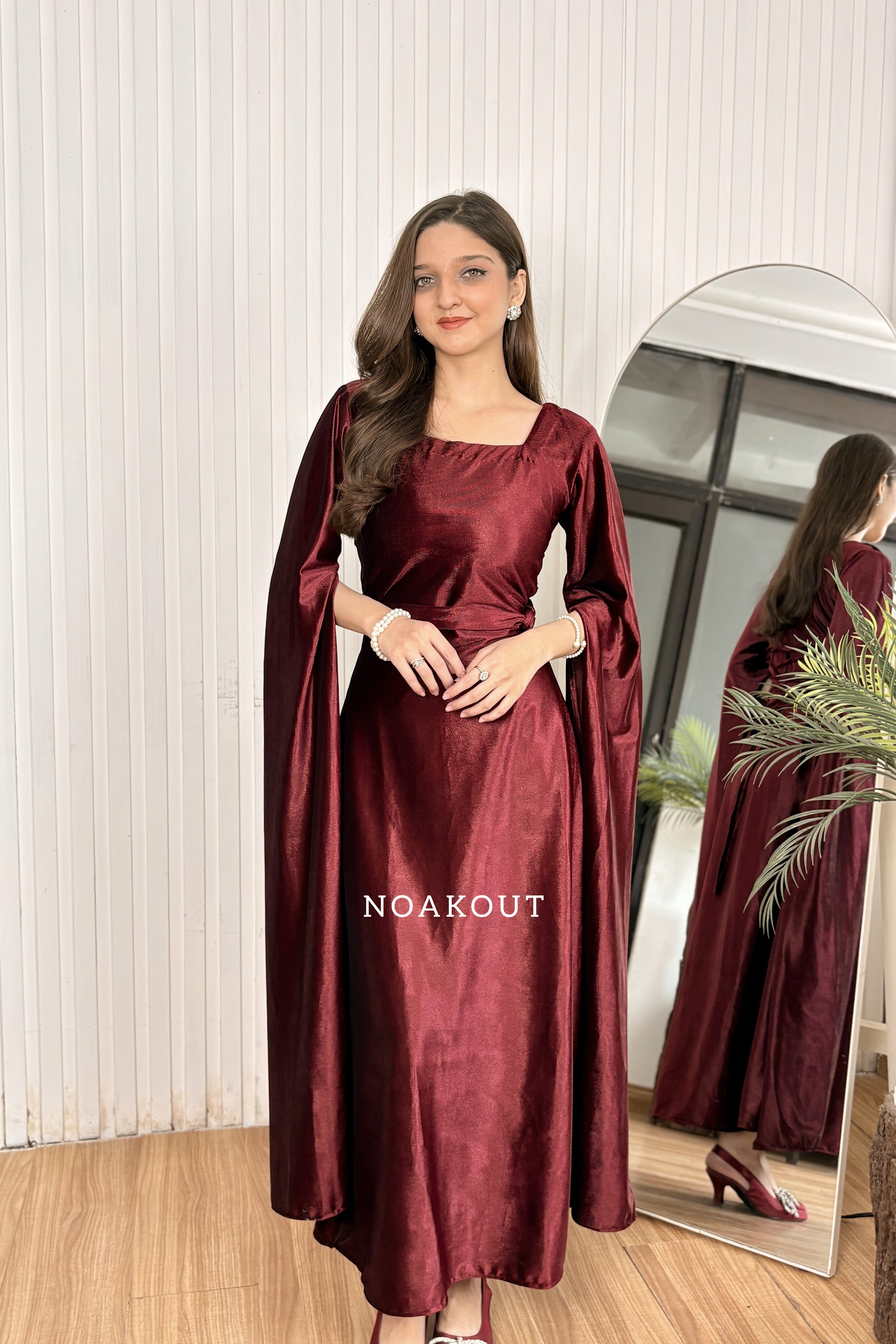 { VELVET STATEMENT SLEEVES DRESS }