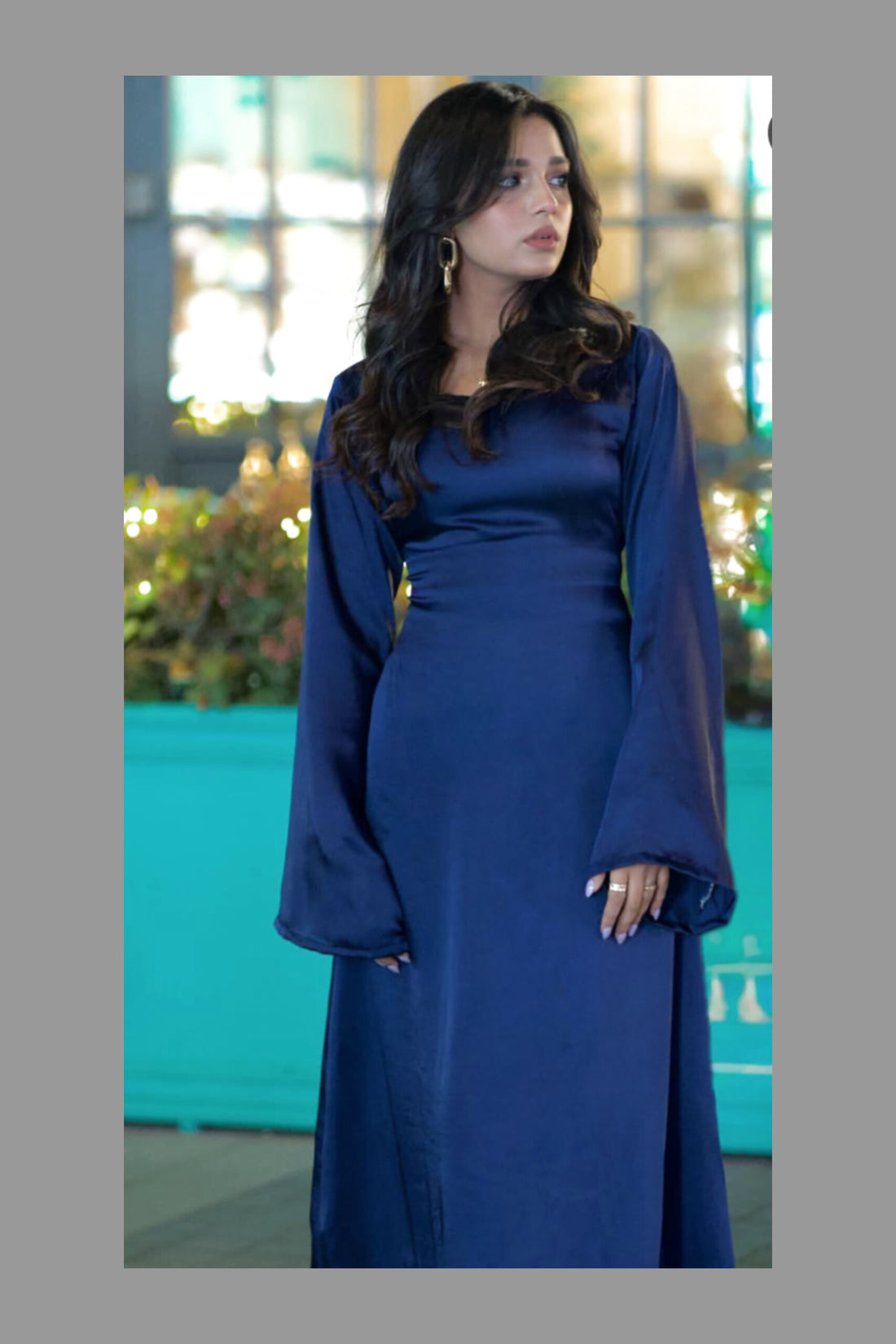 { ELEGANT SILK GOWN }