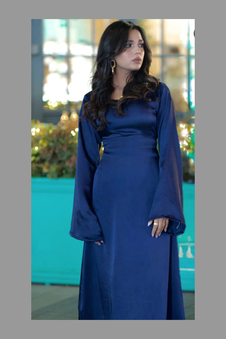 { ELEGANT SILK GOWN }