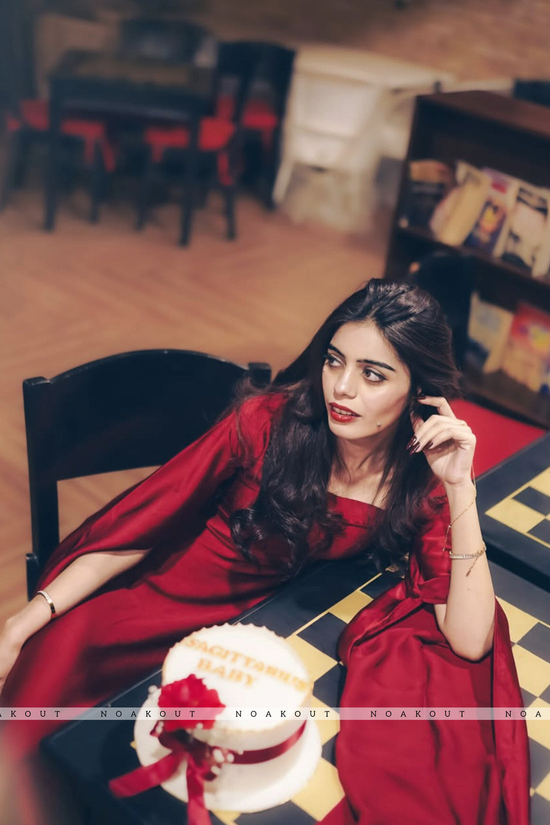 { SILK STATEMENT SLEEVES DRESS }