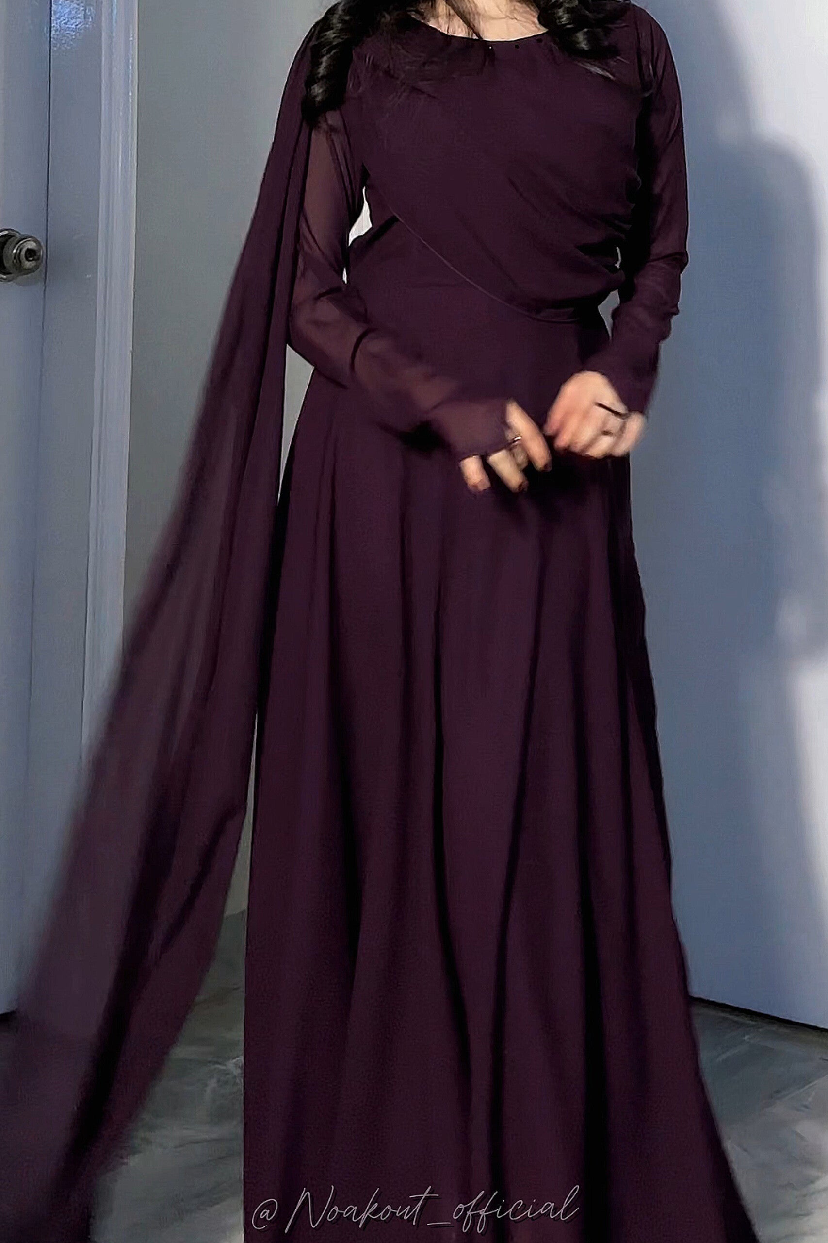 { ELARA CRYSTAL MAXI }