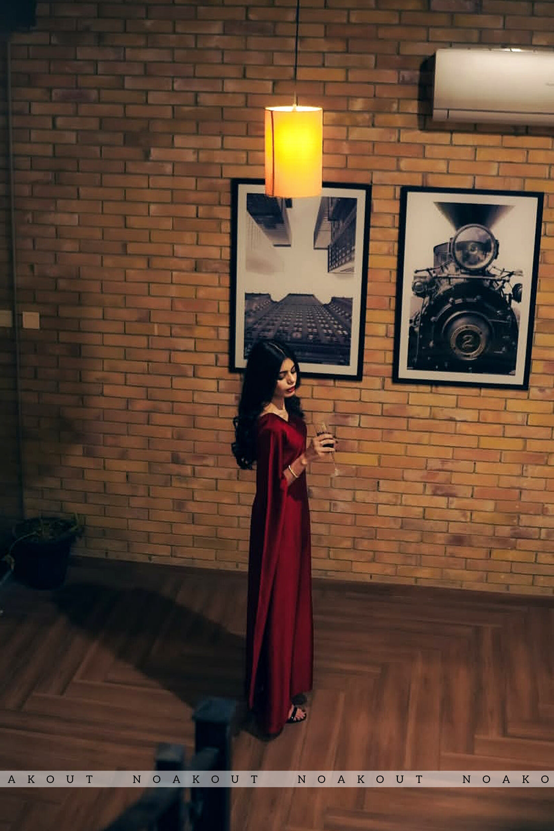 { SILK STATEMENT SLEEVES DRESS }