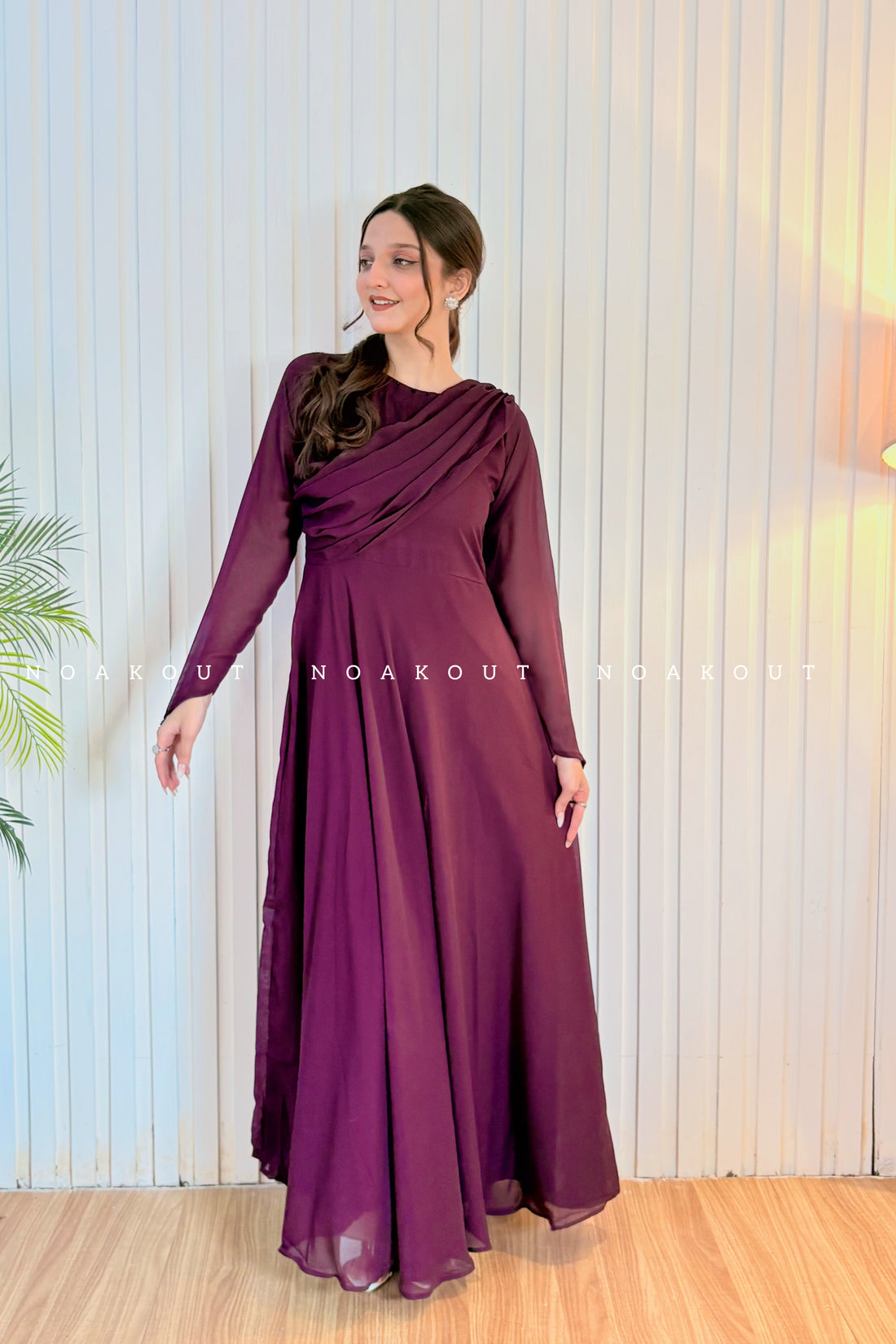 { ELARA CRYSTAL MAXI }