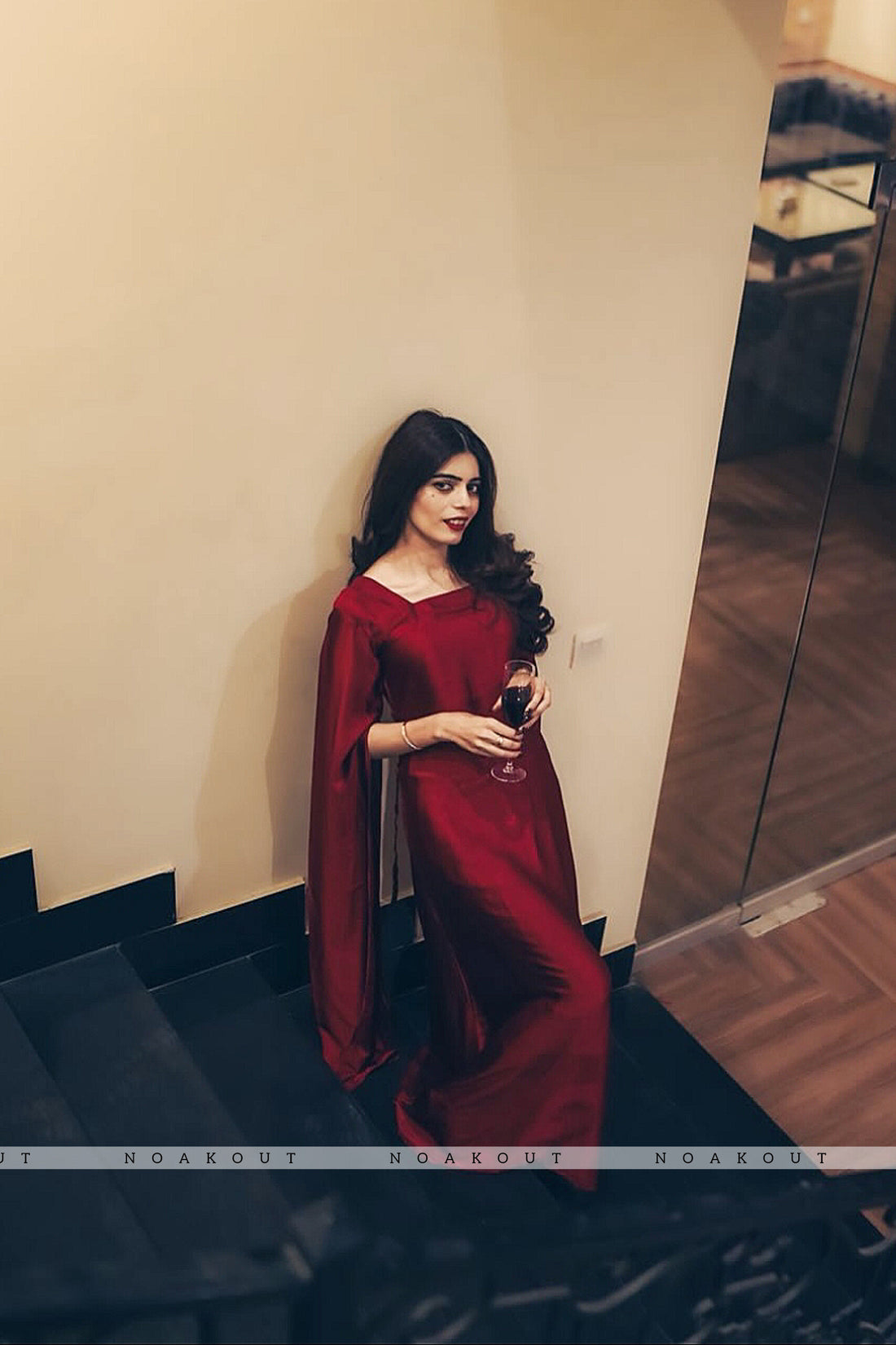 { SILK STATEMENT SLEEVES DRESS }